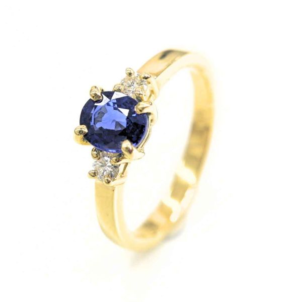Blue Sapphire Engagement Ring Sapphire Radiance in 18K Gold