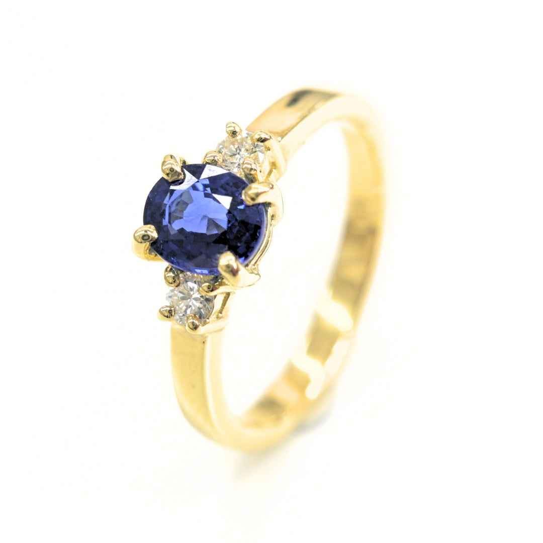 Blue Sapphire Engagement Ring Sapphire Radiance in 18K Gold
