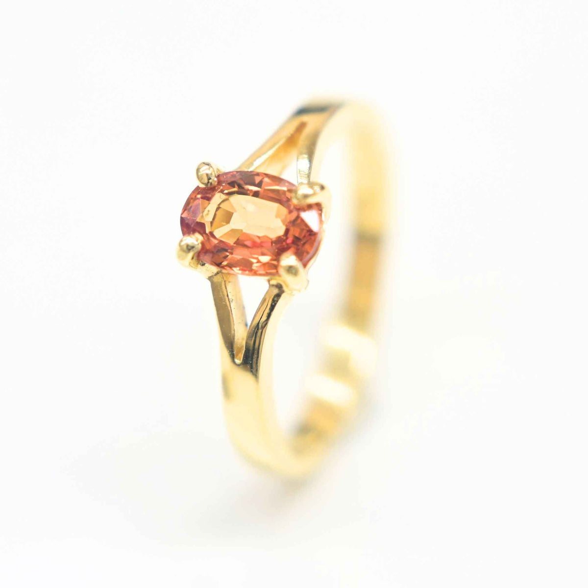 Sunrise Ember – Oval Yellow Sapphire Ring in 18K
