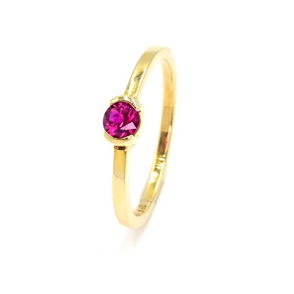 Round Ruby Half Bezel Stack 18K Gold Ring